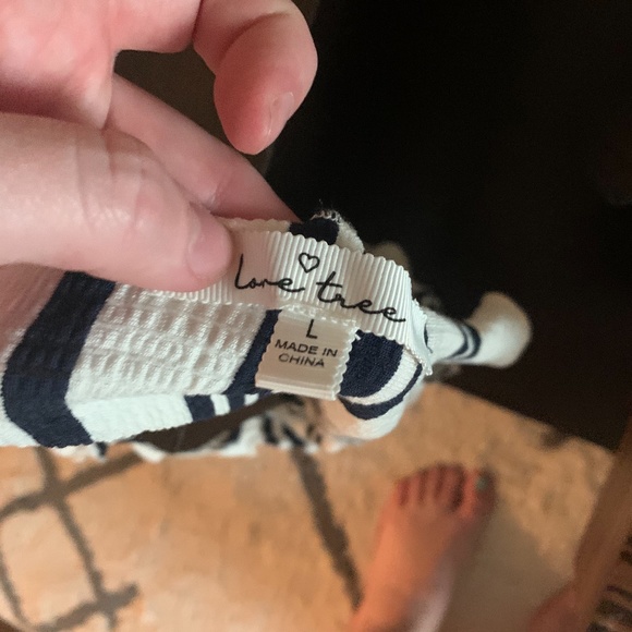 Cropped Tank Top - Picture 3 of 3